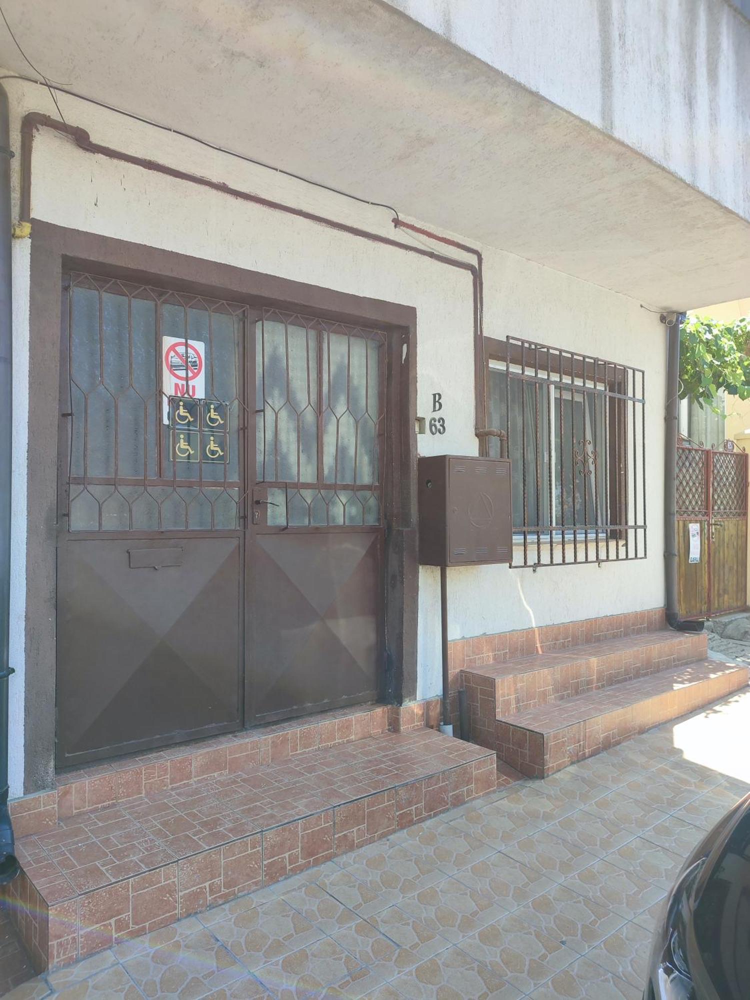 Hostel Emy Camere Cu Baie Proprie Aproape De Plaja 3 Papuci Констанца Экстерьер фото